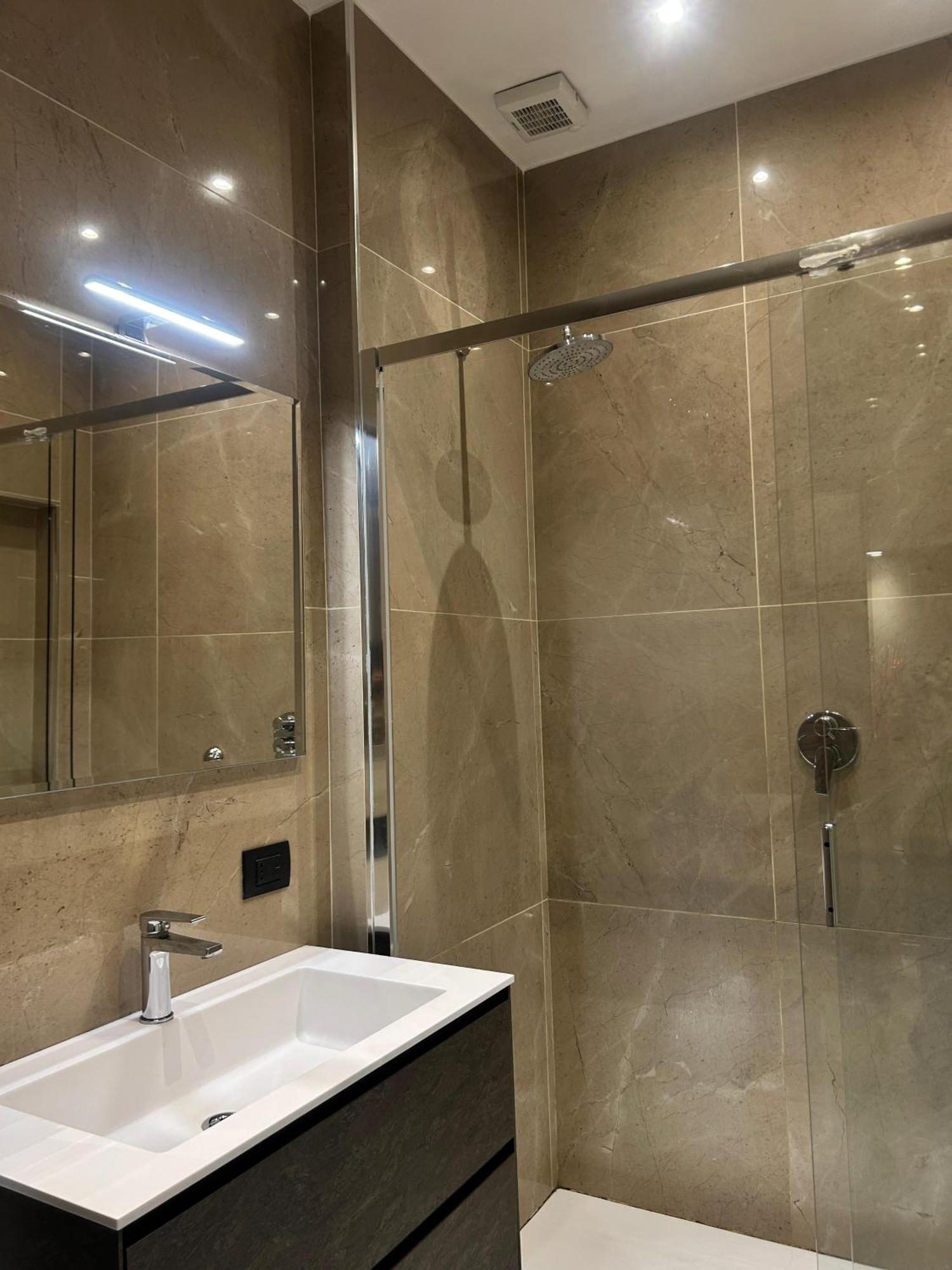 Davinci Apartament Near Duomo ميلان المظهر الخارجي الصورة